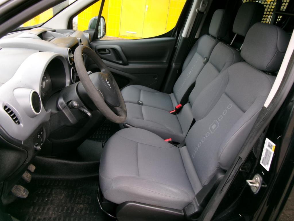 Citroen Berlingo 1.6 e-hdi 90pk club 3-zits, airco, cr.contr.