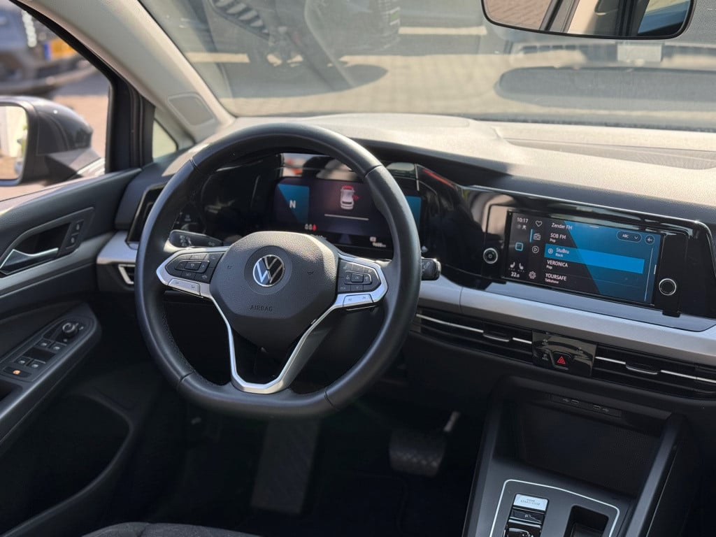 Volkswagen Golf 1.0 etsi life * camera * stoel + stuur verwarming * acc