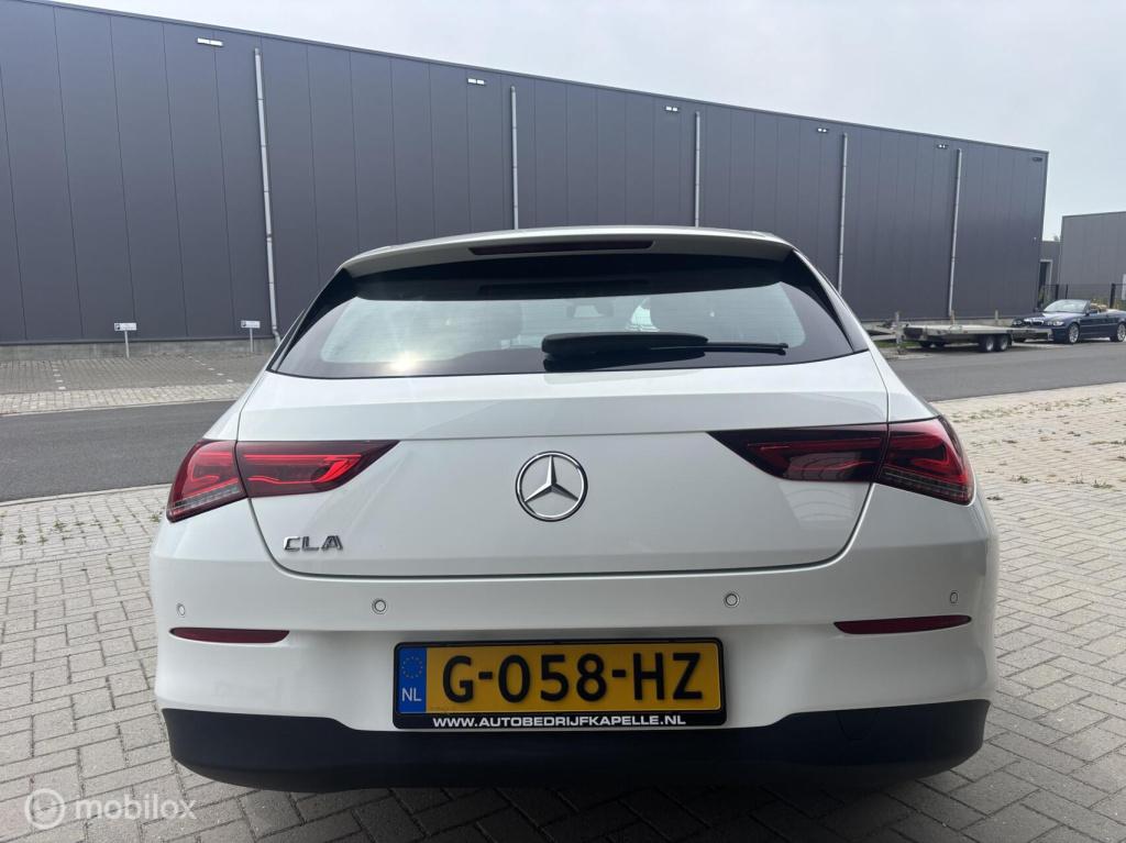 Mercedes-Benz Cla shooting brake 19 inch apple carplay 180