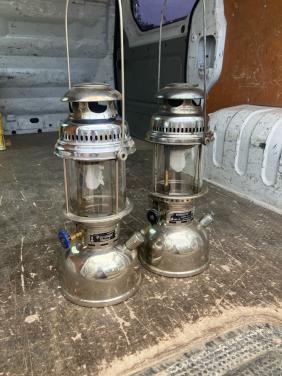 Petromax vislampen.