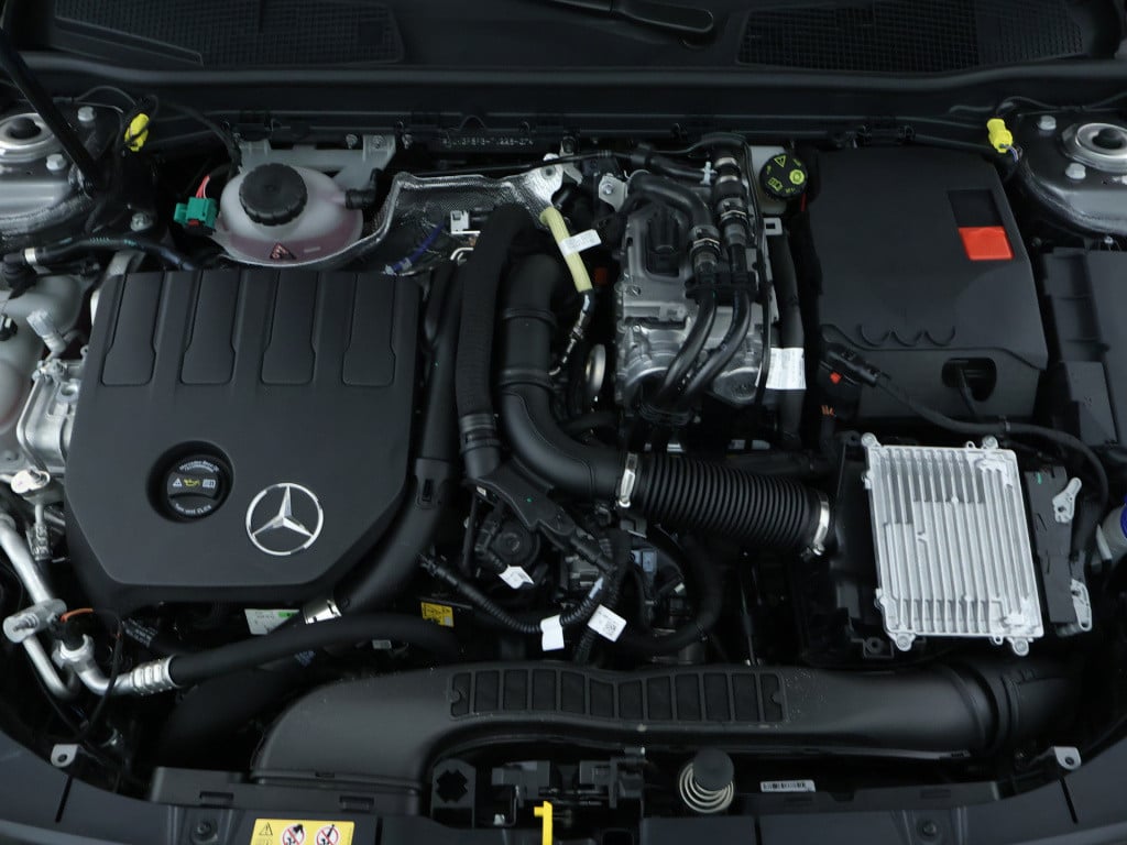 Mercedes-Benz A-Klasse 250 e business solution amg | nightpakket | parkeerp