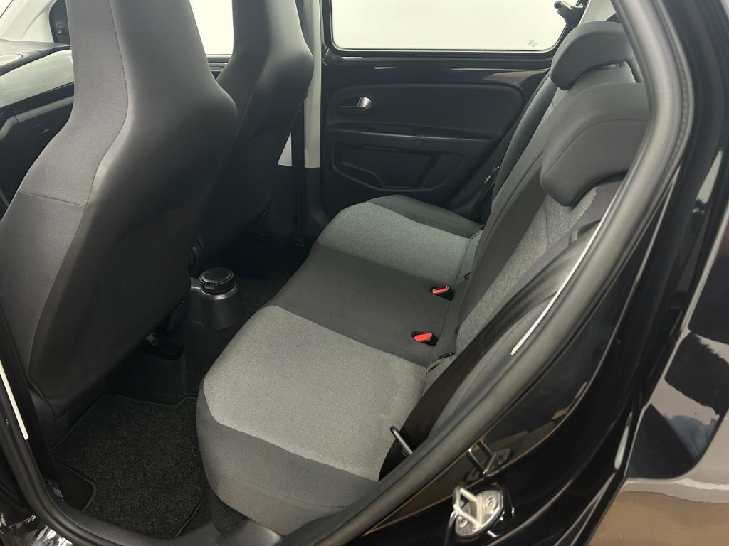 Volkswagen UP! occasion 1.0 move up! bluemotion | zwart | tweedehands volks