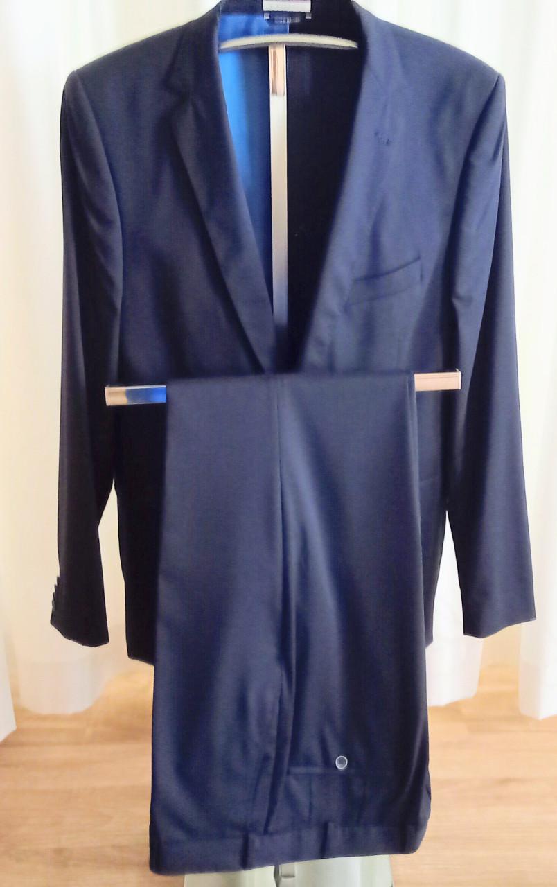 Prachtig blauw kostuum merk Van Gils maat 56 voor de feestdagen?