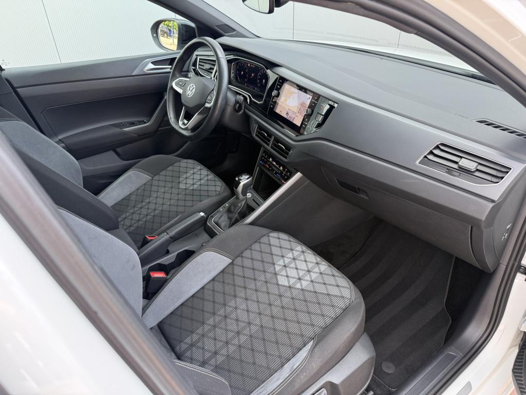 Volkswagen Taigo 1.0tsi 110pk dsg r-line | pano dak