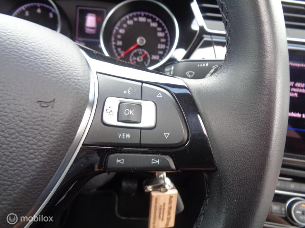 Volkswagen Touran 1.5 tsi comfortline business 7p/airco/pano/stoelverw/came