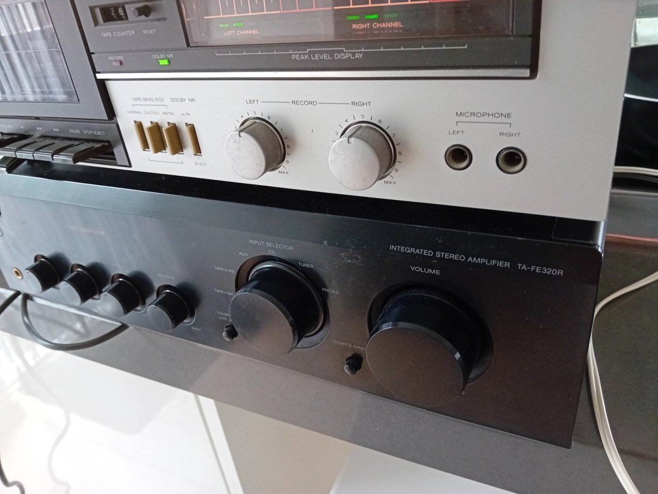 Sony TA-FE320R versterker. TEAC cassettedeck
