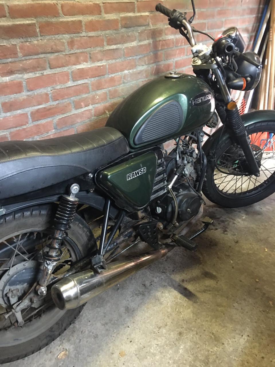 Brommer.Gereserveerd