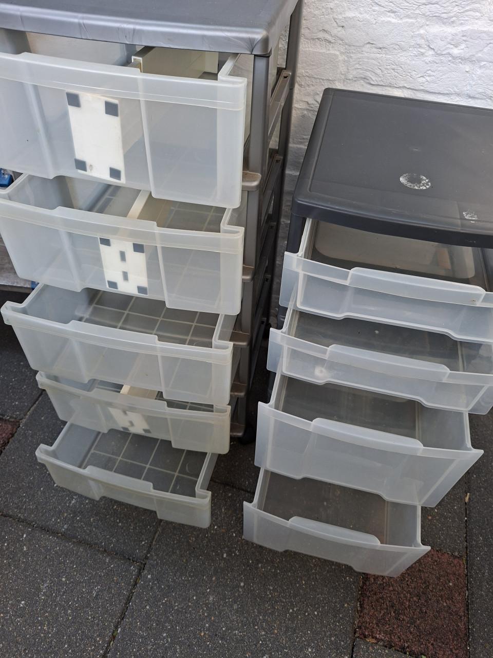Plastic ladenkastjes voor hobbyspullen op te bergen