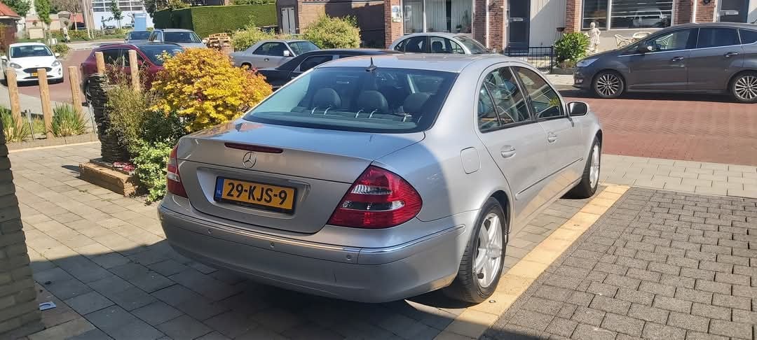 Mercedes E 240 Elegance  V6 Automaat