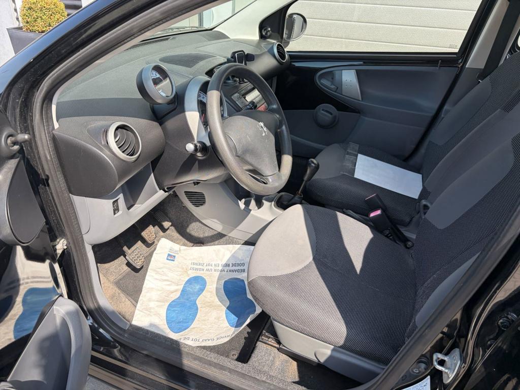 Peugeot 107 1.0-12v xr/airco/5 deurs/metallic/leuke auto/