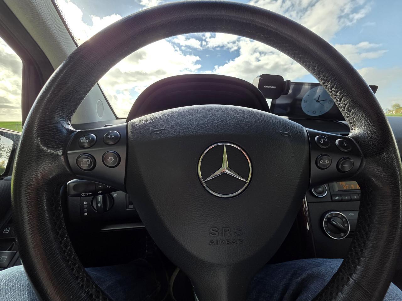 Mercedes A 150 elegance, vol jaar APK.