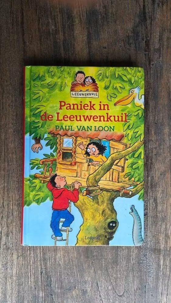 🎈Boek 'Paniek in de leeuwenkuil' van Paul van Loon.