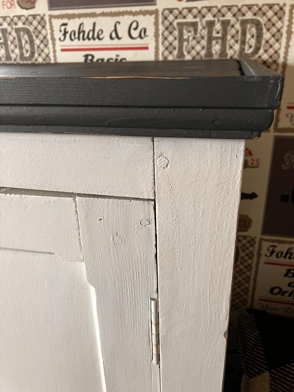 Brocante kastje grijs/wit brocante markt Lille