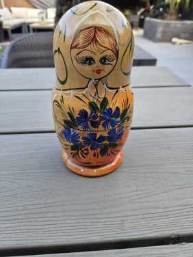 Heel groot vintage 7 delig matroesjka's set, met de hand geschilderd