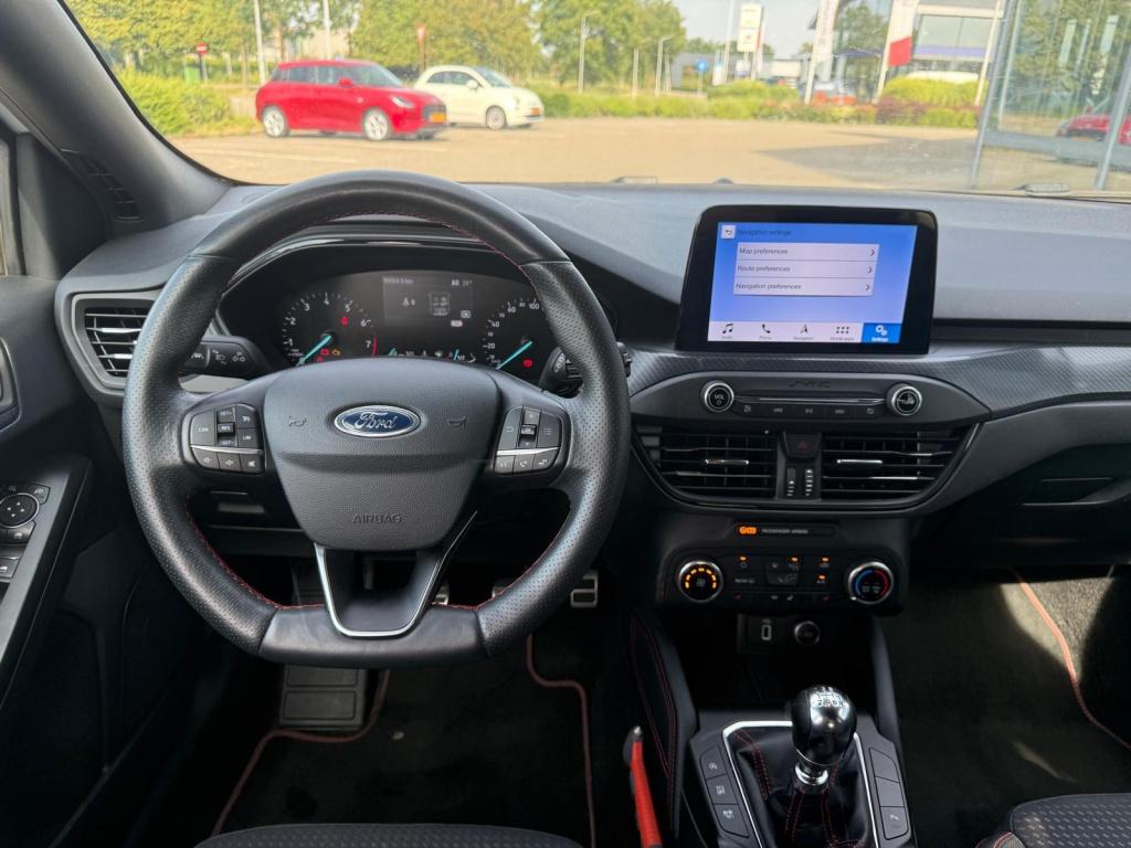 Ford Focus 1.0 ecoboost st line business