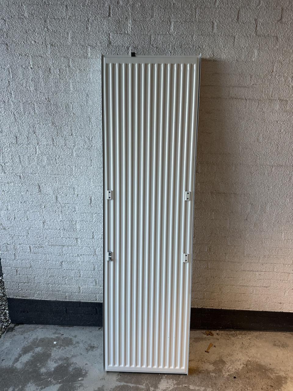 Radiator 180x50 staand met kap en handdoekhaak
