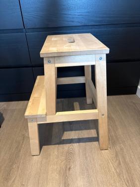 Opstapje/kruk van Ikea