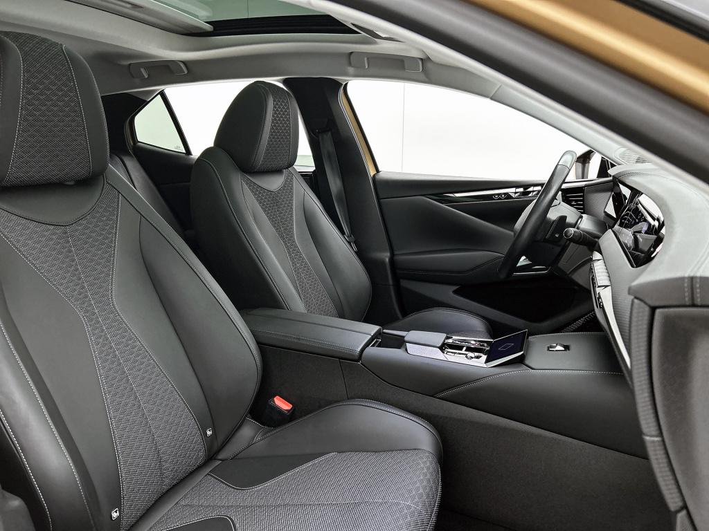 Ds Ds 4 130pk automaat trocadero | rijklaar | panoramadak | adaptive cruise