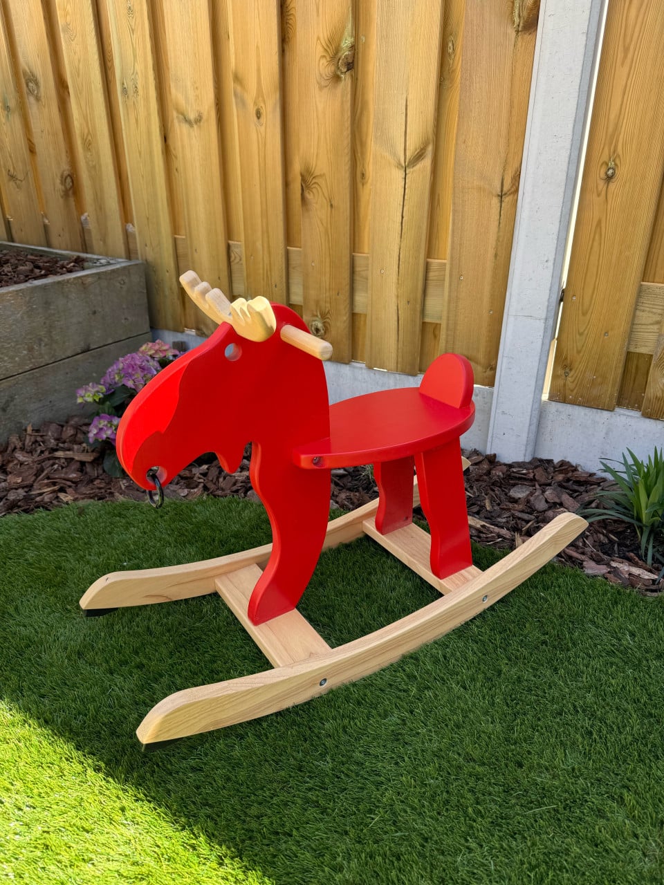 Schommelpaard: rode eland