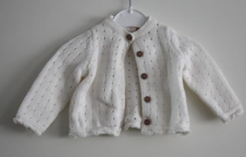 Wit gereid baby vestje  maat 50