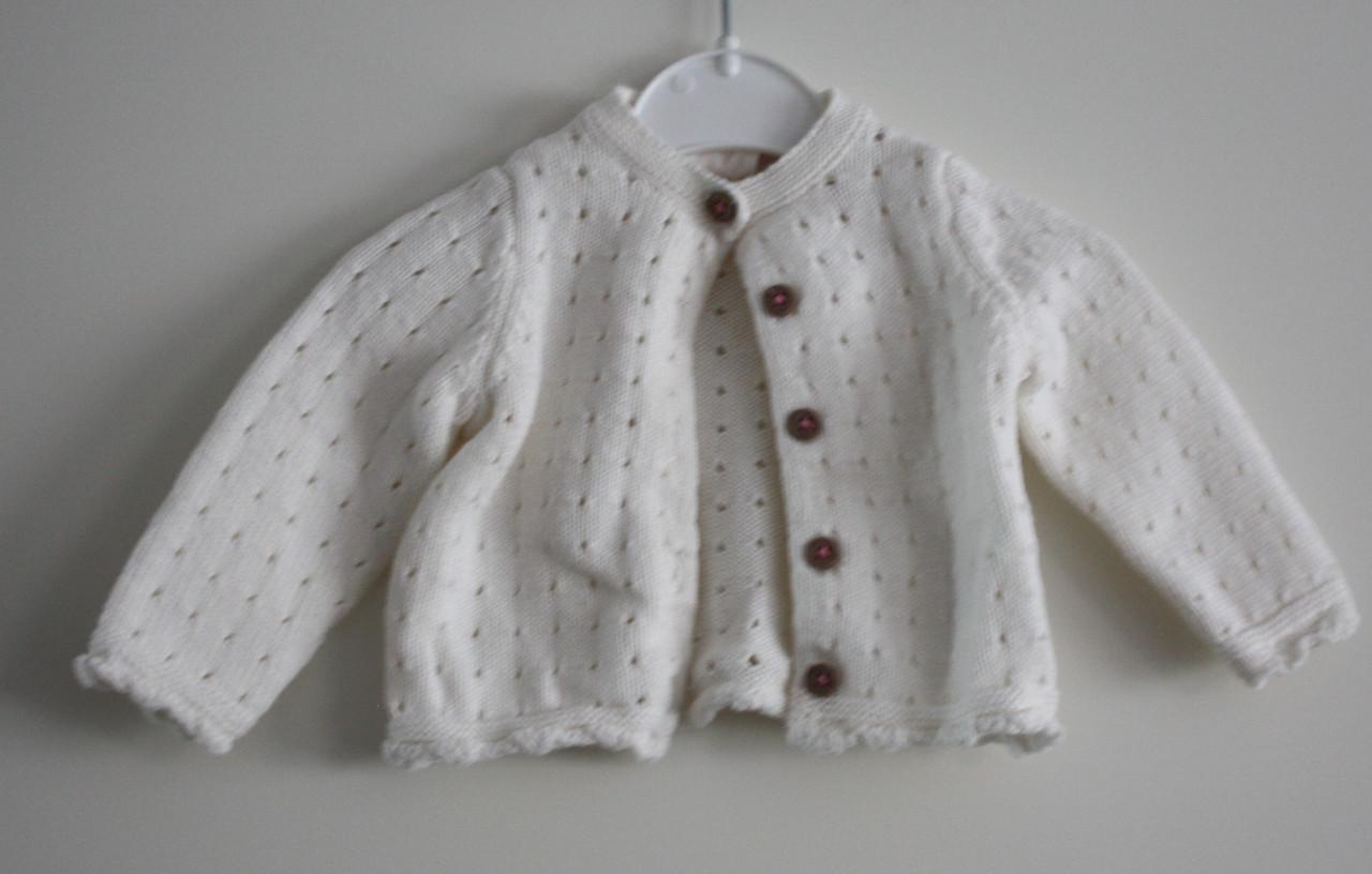 Wit gereid baby vestje  maat 50