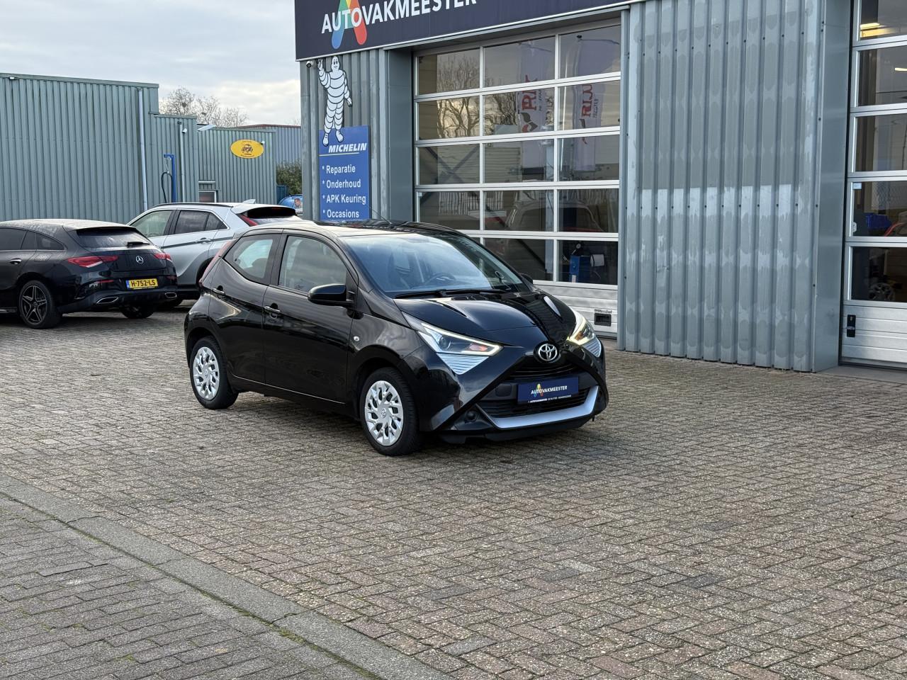 Toyota Aygo - 1.0 VVT-i x-play |Camera|Airco|12 Maanden Bovag Garantie