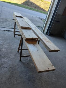 15 meter aan houten grenen planken van 3,8cm dik.