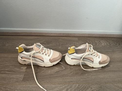 Wysh meisjessneakers maat 33 z.g.a.n.