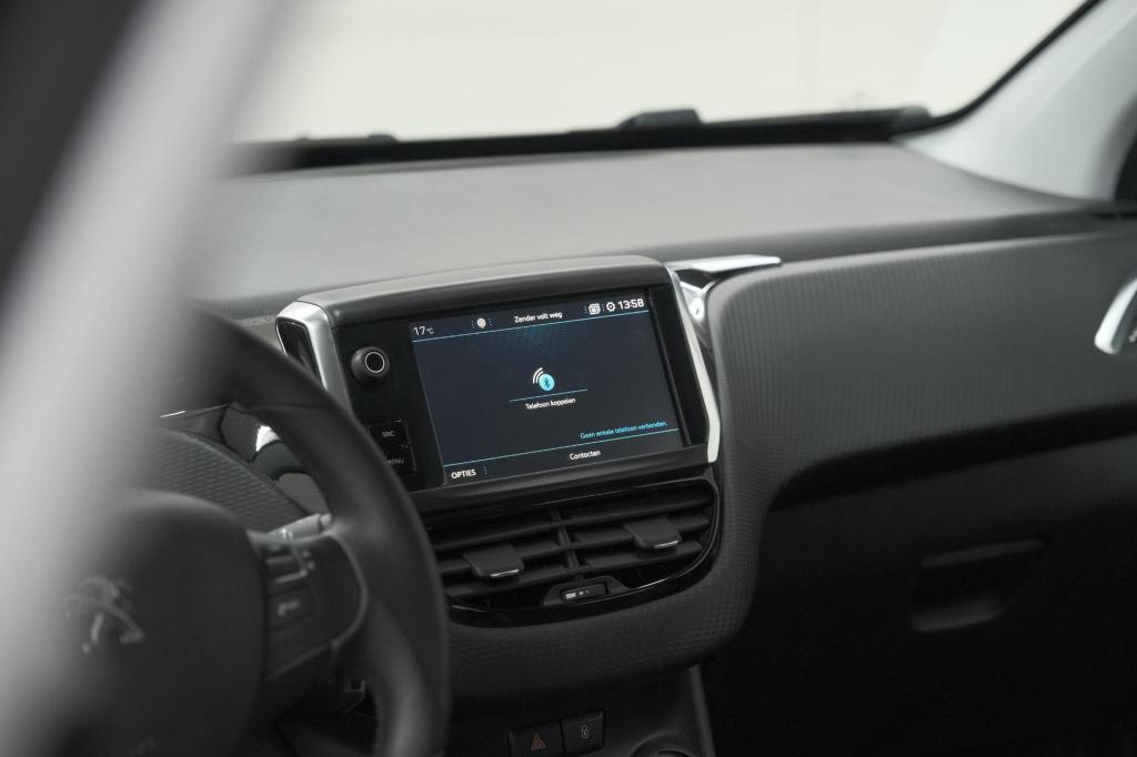 Peugeot 2008 puretech 110 blue lion | trekhaak | apple carplay | parkeersen