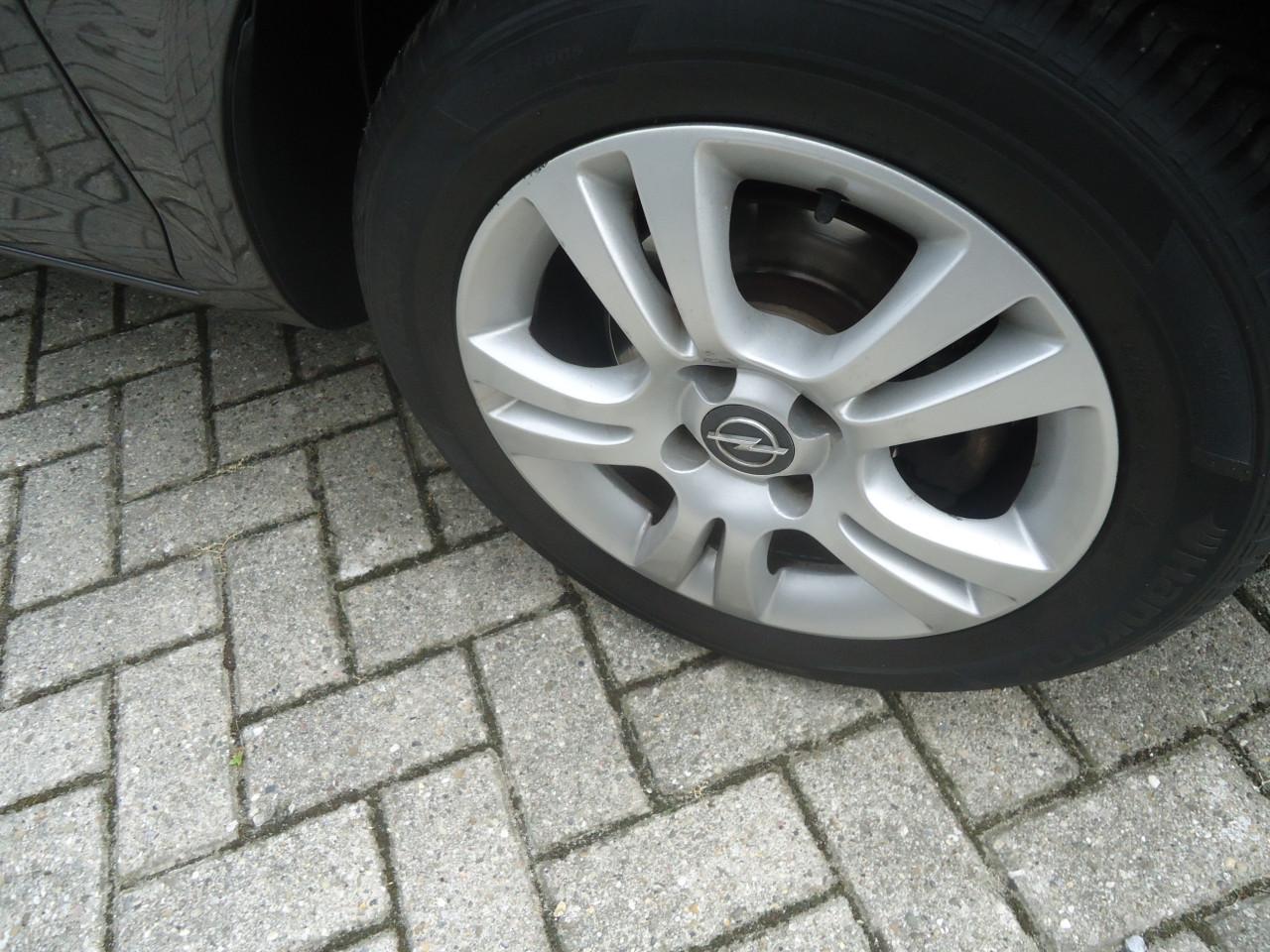 OPEL CORSA 12-16V 3DRS SELECTION