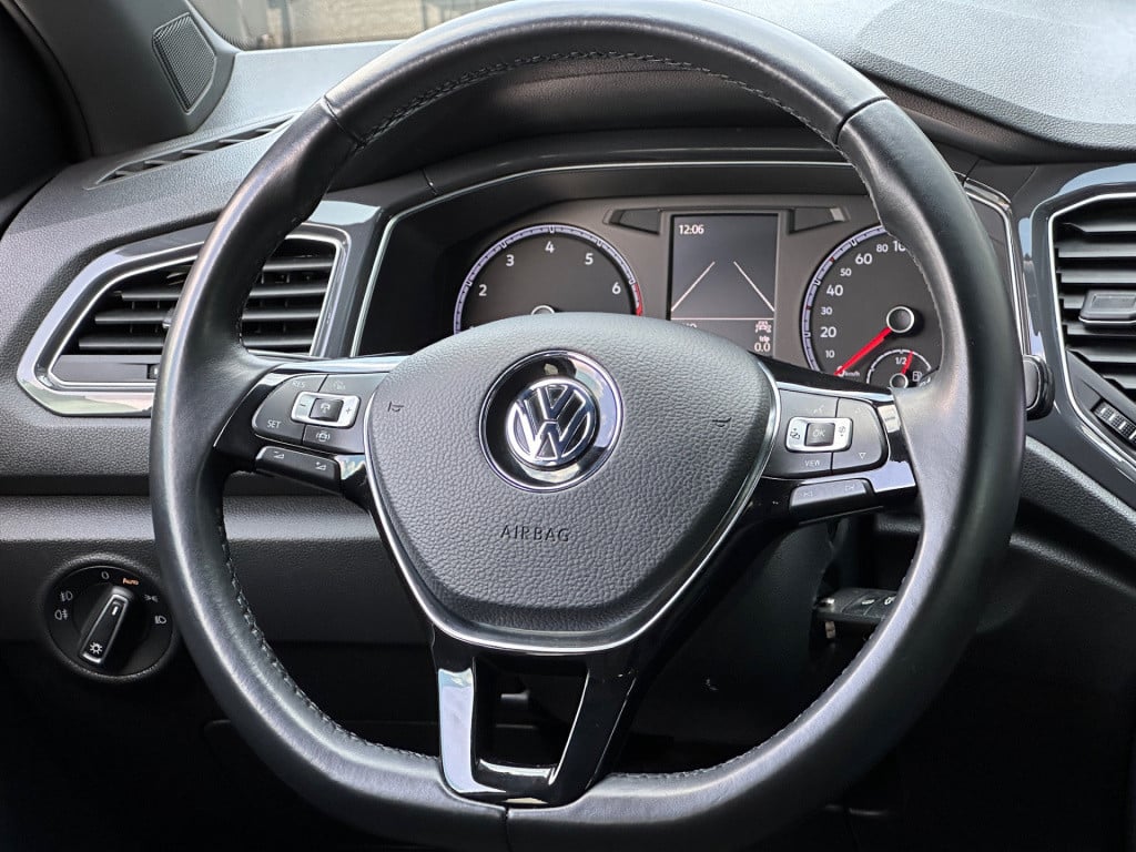 Volkswagen T-roc 1.5 tsi 150pk sport | led | dode hoek | trekhaak | carplay