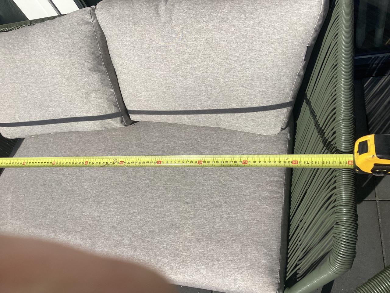 Tuinset met kussens + tafeltje