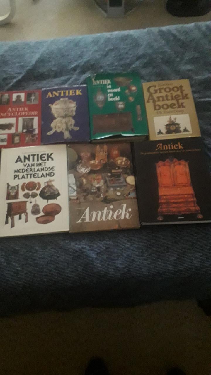 Boeken over antiek