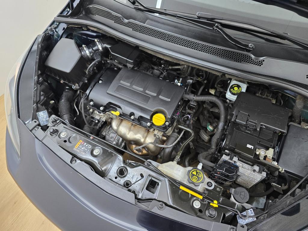 Opel Corsa occasion 1.4 favourite | donkerblauw | tweedehands opel corsa | 