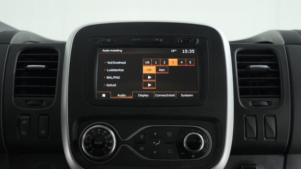 Renault Trafic 2.0 dci 170 t29 l2h1 dc comfort | navi | trekhaak | camera |