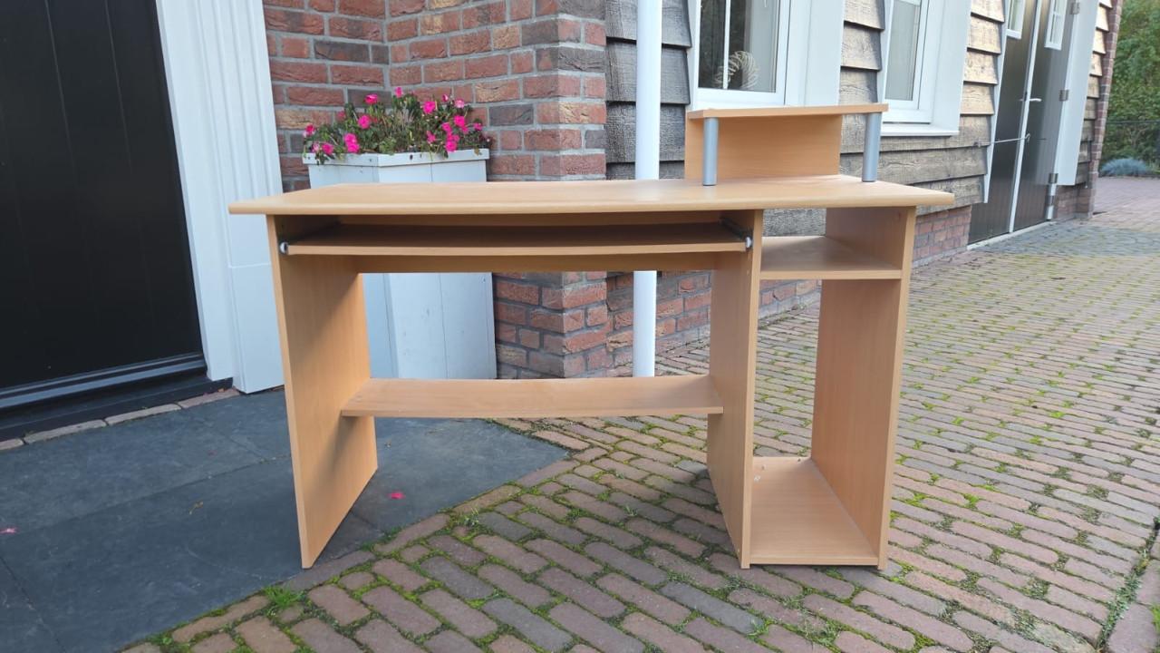 Bureau in nette staat