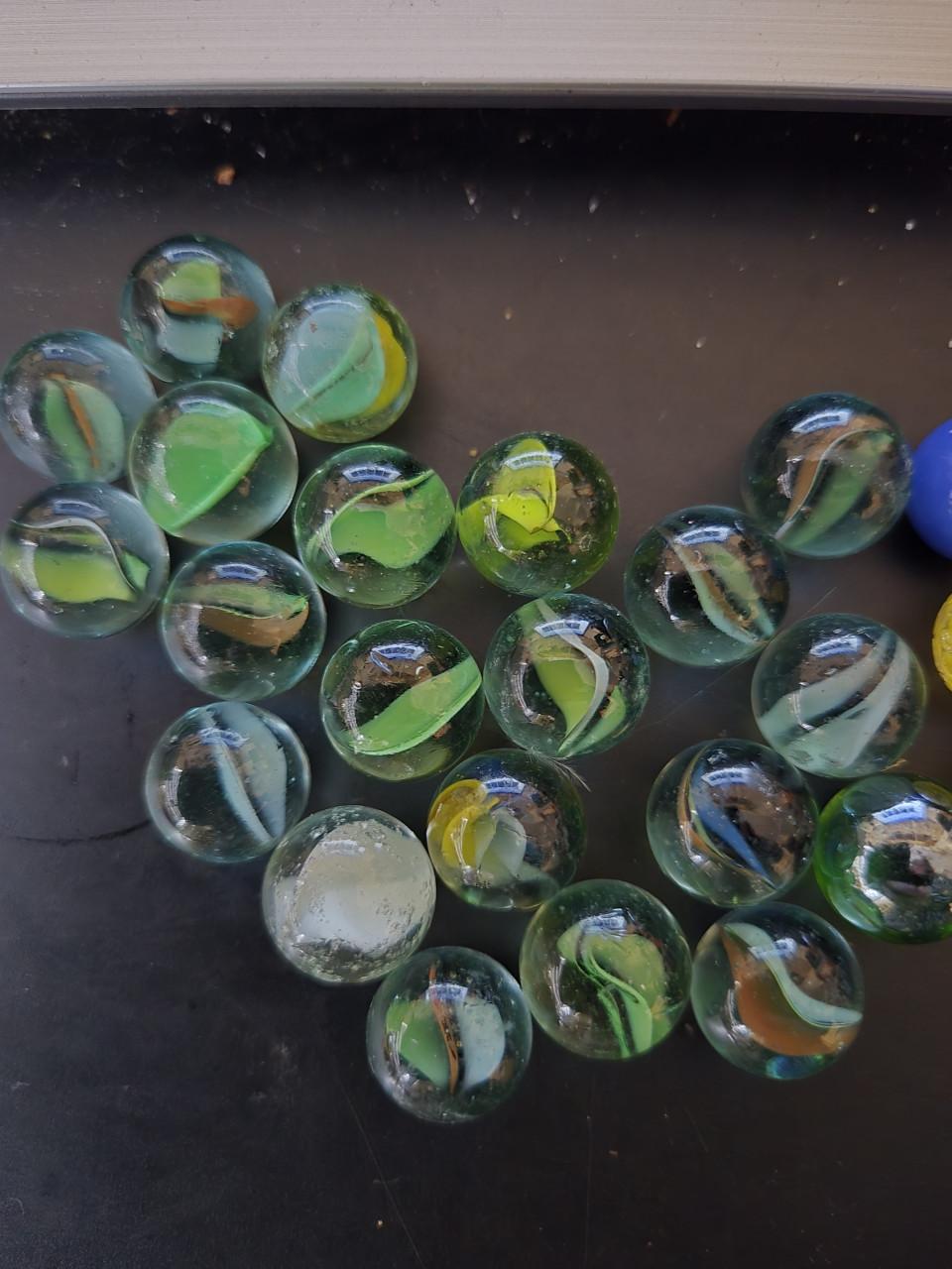 Knikkers. totaal: 58 stuks.