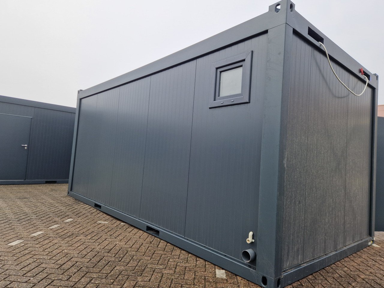 Nieuwe 6x3m kantoorunit / uitvoerderskeet met keuken en wc