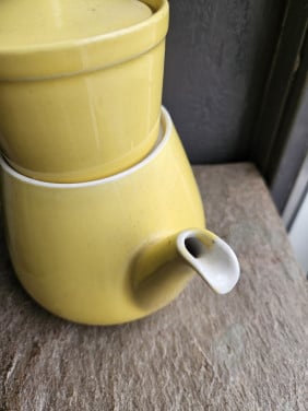Prachtige Villeroy&Boch luxemburg gele theepot met filter compleet...