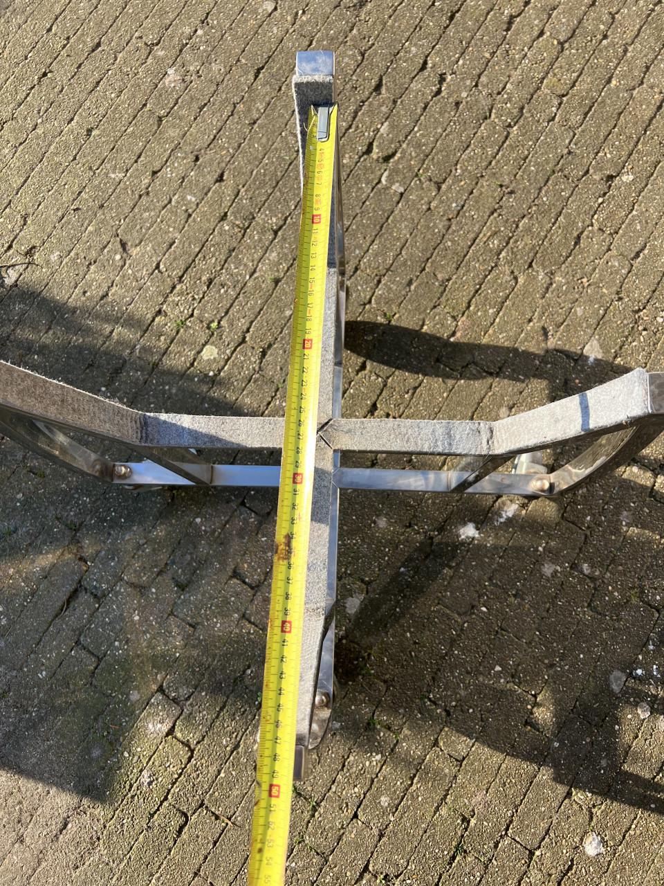 Gratis BBQ onderstel