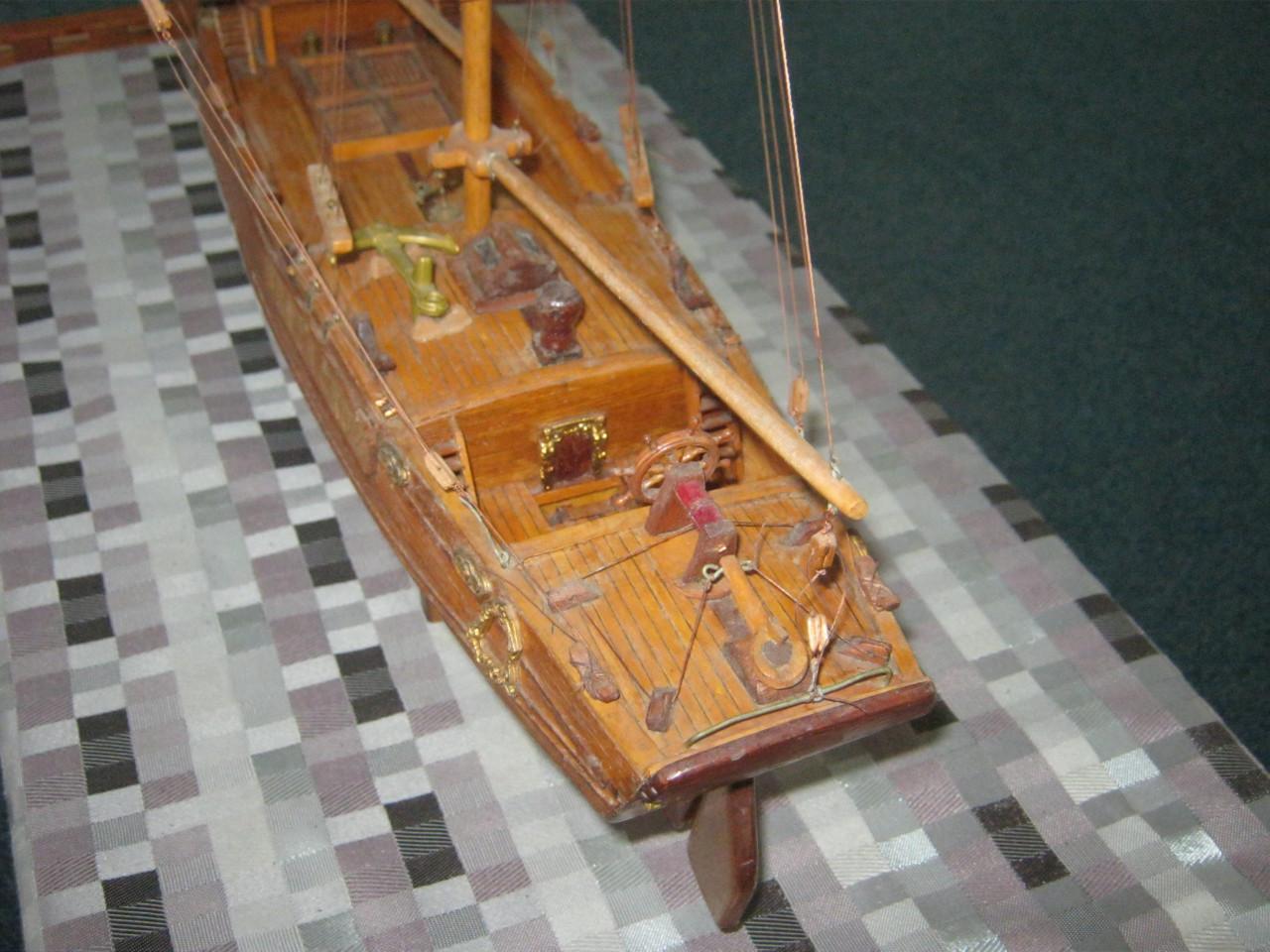 Modelscheepje SANTA CRUZ.