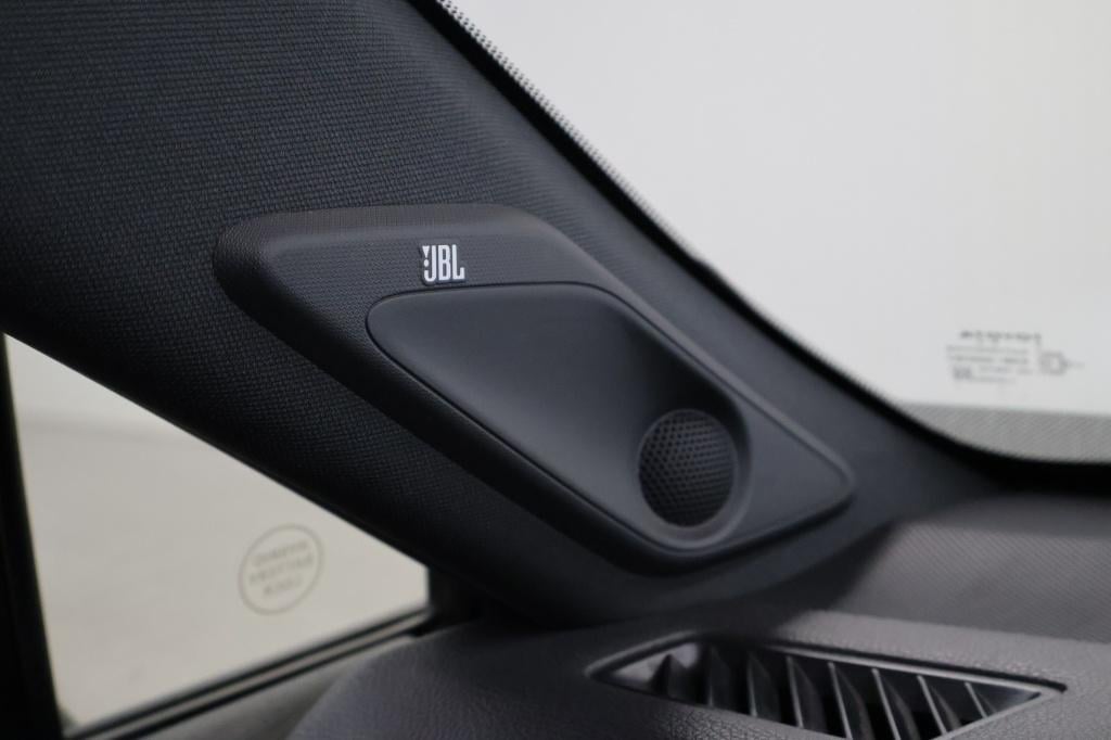 Toyota Rav4 2.5 hybrid awd bi-tone | jbl
