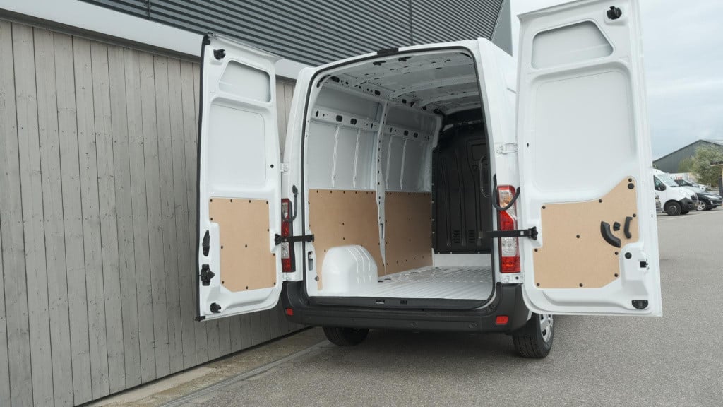 Renault Master t33 2.3 dci 135 l2h2 comfort | direct leverbaar | navigatie 