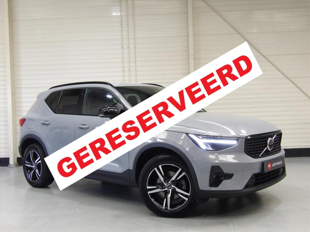Volvo XC40 b3 163pk mild hybrid aut plus dark
