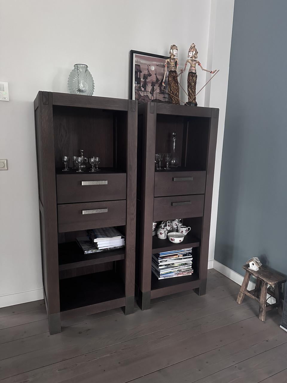 2 mooie houten boeken kasten