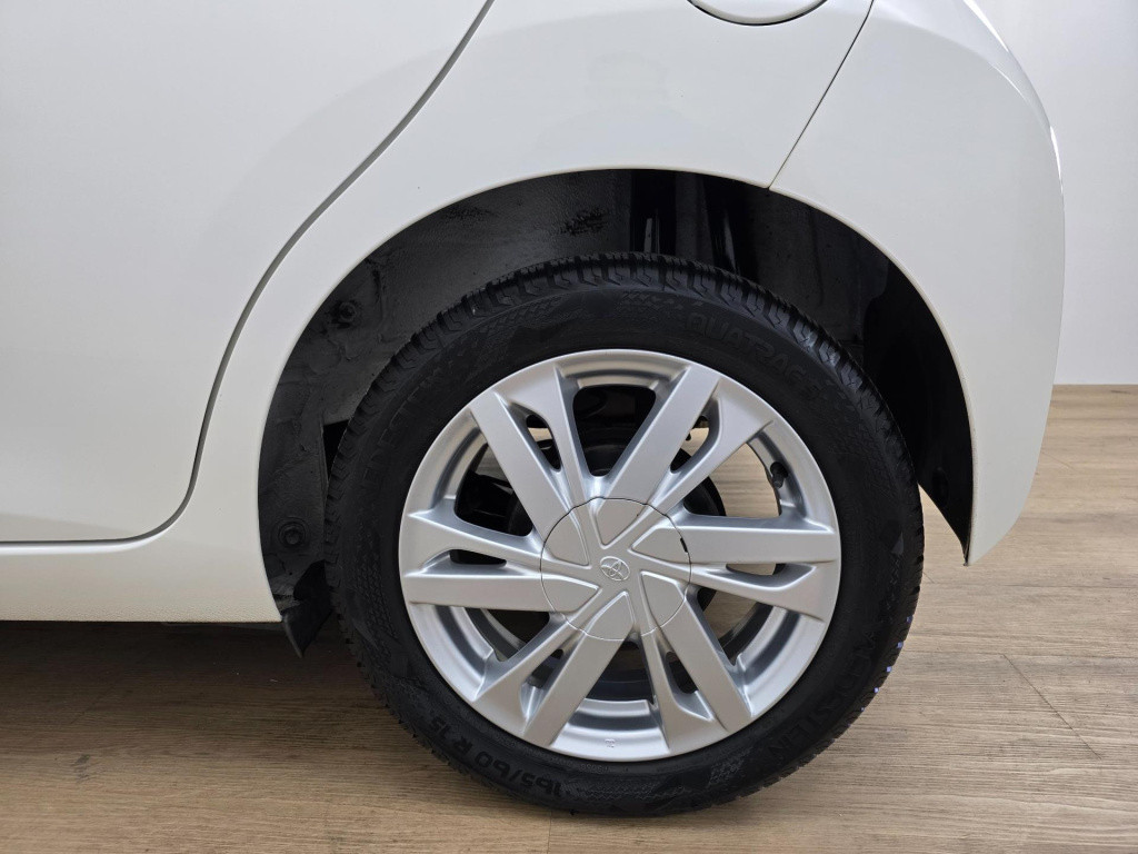 Toyota Aygo occasion met parkeercamera en weinig km | tweedehands toyota ay