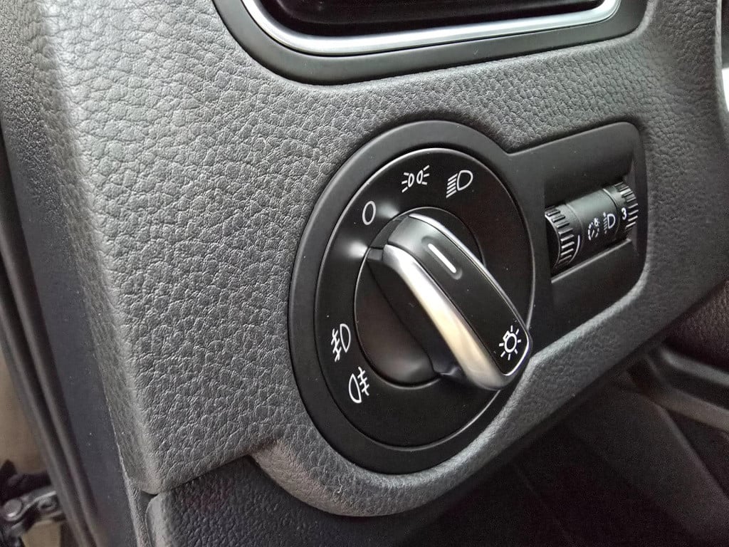 Volkswagen Polo occasion 1.2 tsi in zwart met cruisecontrol en sportieve lo