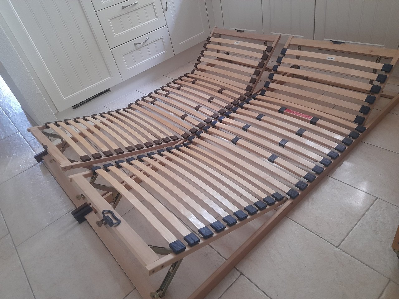 2 x verstelbare lattenbodems 80 x 200 (in goede staat )