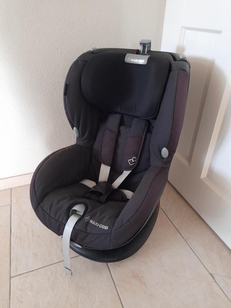 Maxi cosi autostoel 9 /18 kg (in goede schone staat )