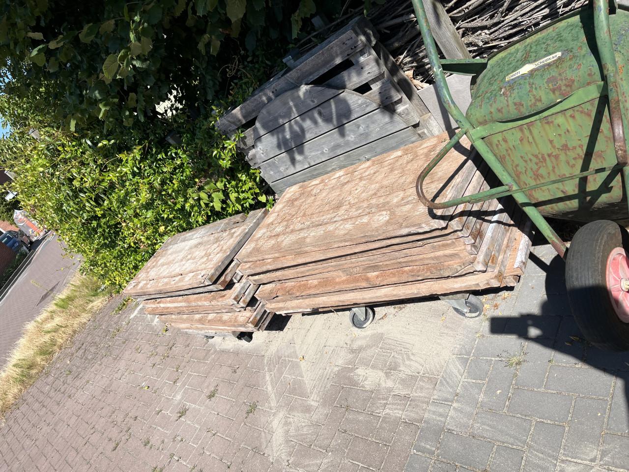 Gratis af te halen: 19 steenschotten van 0.60 x 1.40m